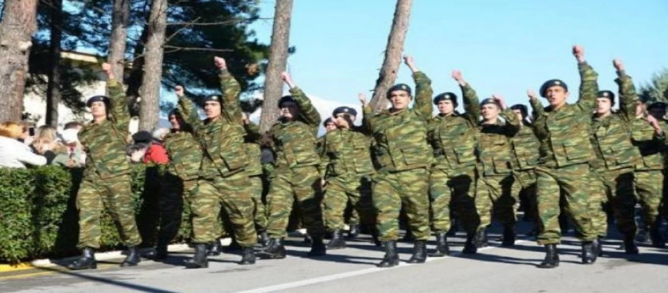 4 πράγματα που κάνει ένας φαντάρος στη σκοπιά περιμένοντας την έφοδο